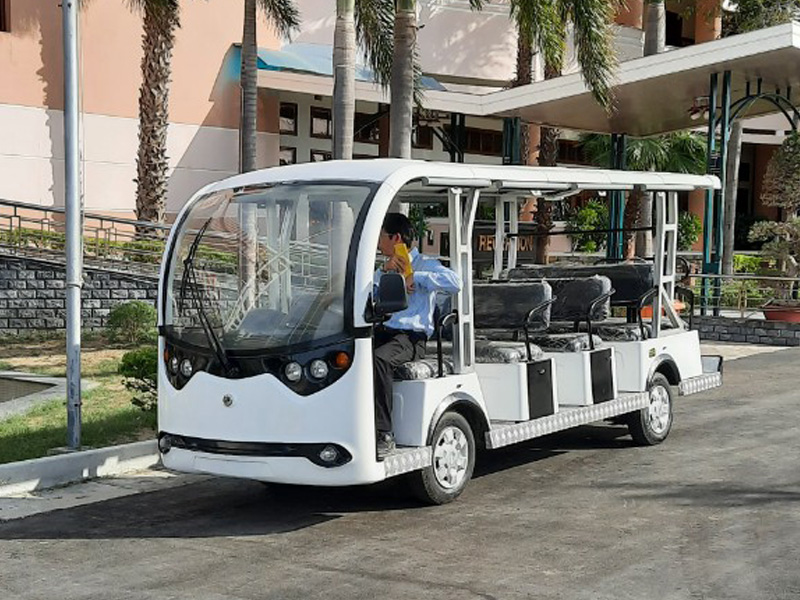 Long Thuan Resort chọn mua ô tô du lịch 14 chỗ của TGXCĐ