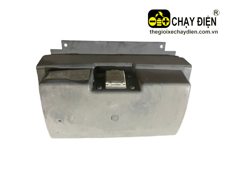 Ốp nhựa hốc động ô tô điện Yamaha