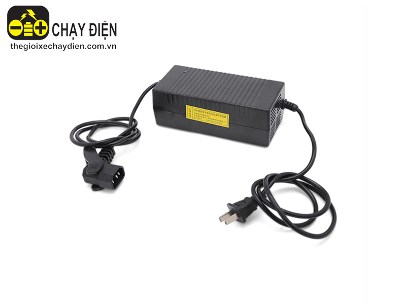 Sạc xe máy điện Giant M133 48v - 20a