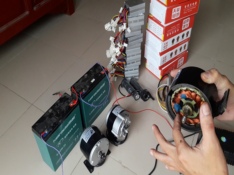 Sạc xe Pin-Ắc quy giống và khác nhau ở điểm nào? Sạc ắc quy có dùng được cho xe pin?