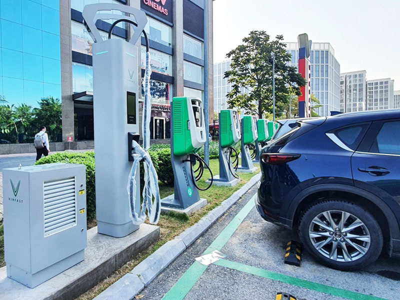Tại sao việc xây dựng trạm sạc ở Việt Nam gặp nhiều khó khăn, thách thức?