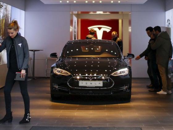 Cổ phiếu Tesla giảm mạnh khi sản lượng Model 3 không kịp giao cho khách hàng