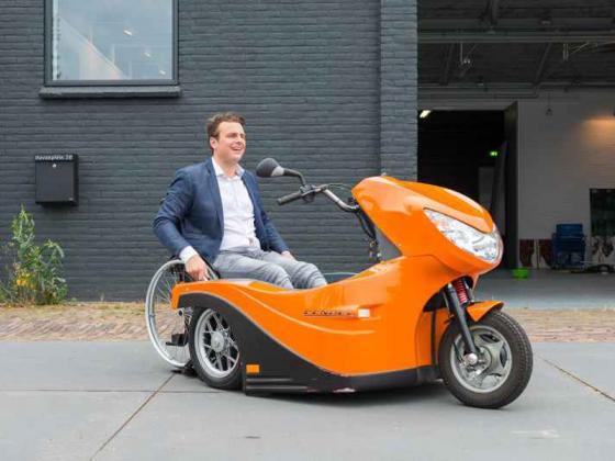 Công ty khởi nghiệp của Hà Lan thiết kế xe điện độc đáo cho người khuyết tật