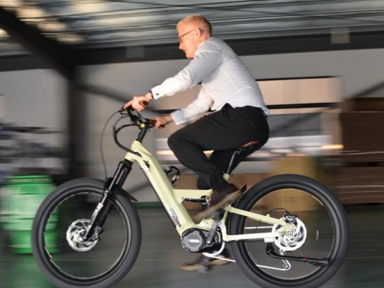 Frey Bike tiết lộ xe đạp điện công suất cao với pin kép EMTB, giá khiêm tốn