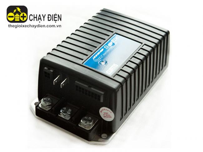 Hộp điều khiển ô tô điện 1243-4220 24 / 36V 200A Đen bóng