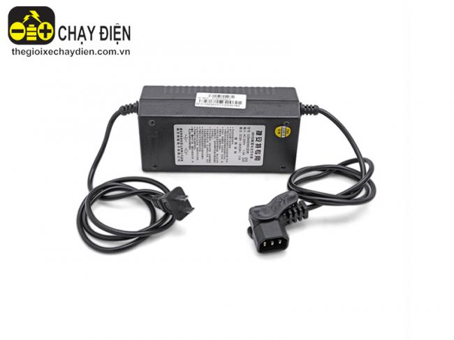 Sạc xe máy điện Giant M133 48v - 20a --