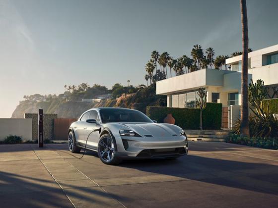 Taycan: mẫu xe điện mới của Porsche chỉ với 20 phút sạc
