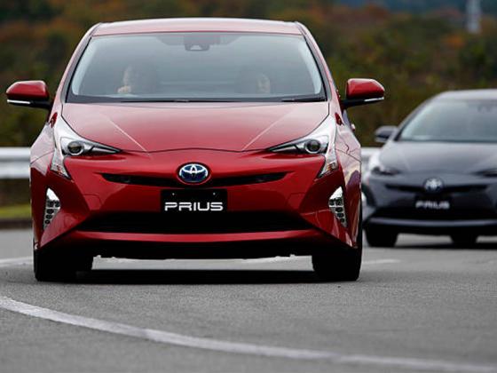 Toyota Motor Corp miễn phí bản quyền xe Hybrid