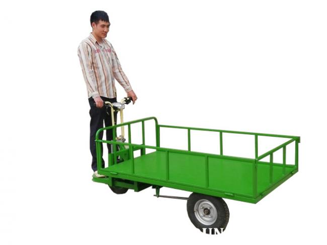 Xe đẩy điện 3 bánh chở hàng sử dụng trong nhà xưởng Xanh lá