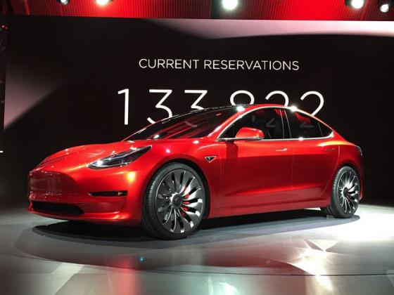 Xe điện Model 3 của Tesla có số lượng bán ra nhiều hơn toàn bộ xe du lịch BMW tại Mỹ