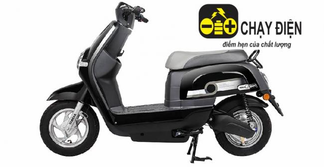 Xe máy điện Yamaha Metis Q Đen bóng