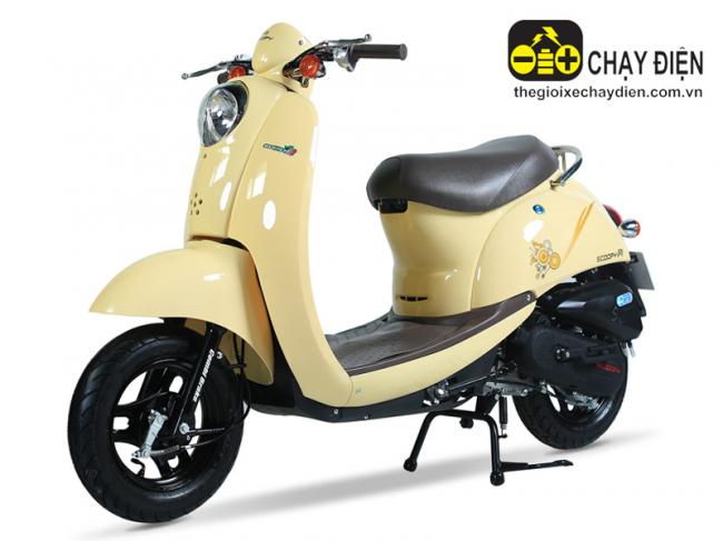 Xe máy tay ga 50cc Scoopy Trắng sữa