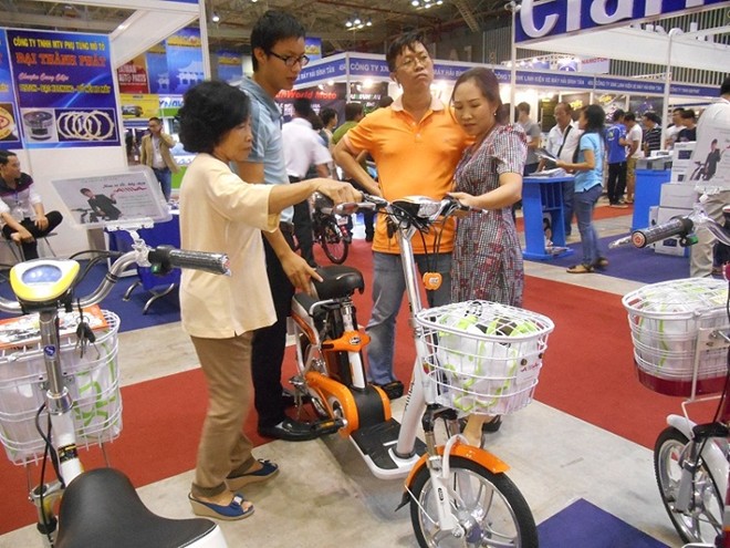 Tiết kiệm chi phí nhờ đi xe điện chạy pin Lithium
