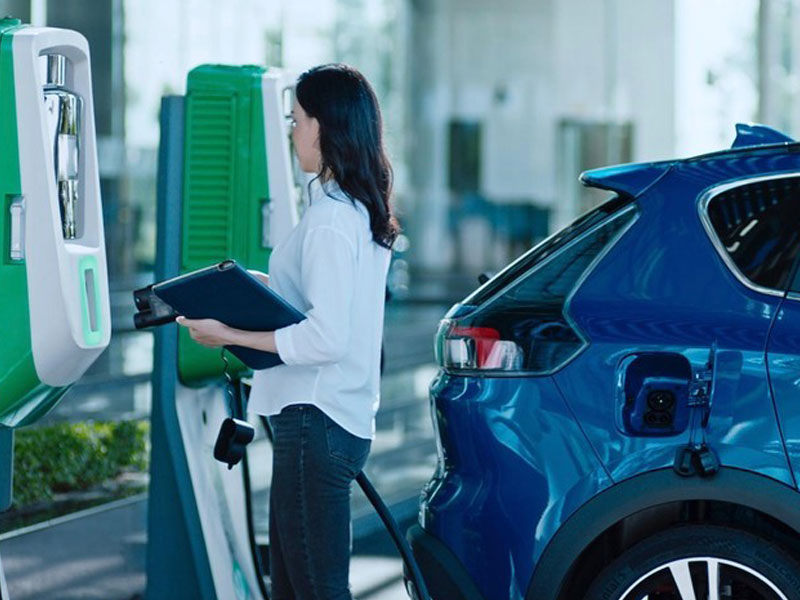Trong năm 2022, doanh số xe điện tăng kỷ lục như thế nào?