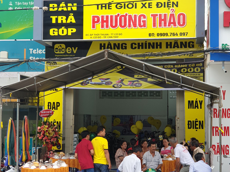 Tưng bừng khai trương đại lý Thế Giới Xe Điện Phương Thảo tại Cờ Đỏ