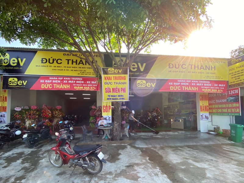Tưng bừng khai trương đại lý uỷ quyền xe điện Đức Thành tại Đắk Lắk