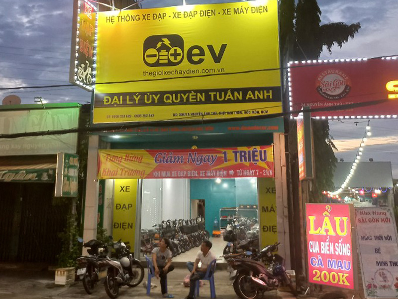 Tưng bừng khai trương Tuấn Anh - đại lý ủy quyền xe điện EV của Thế Giới Xe Chạy Điện tại Hóc Môn