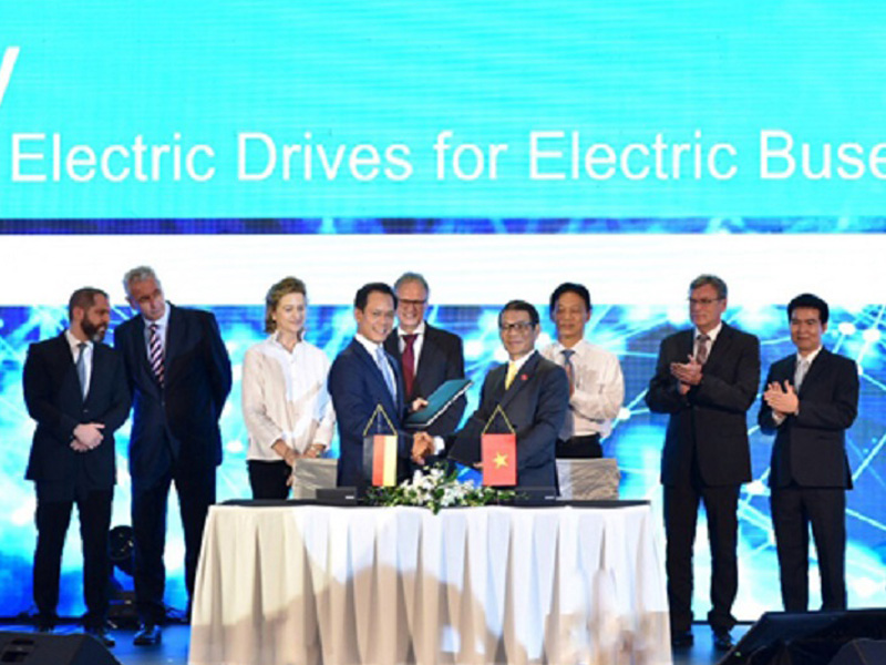 Vinfast cùng Siemens hợp tác sản xuất xe buýt điện