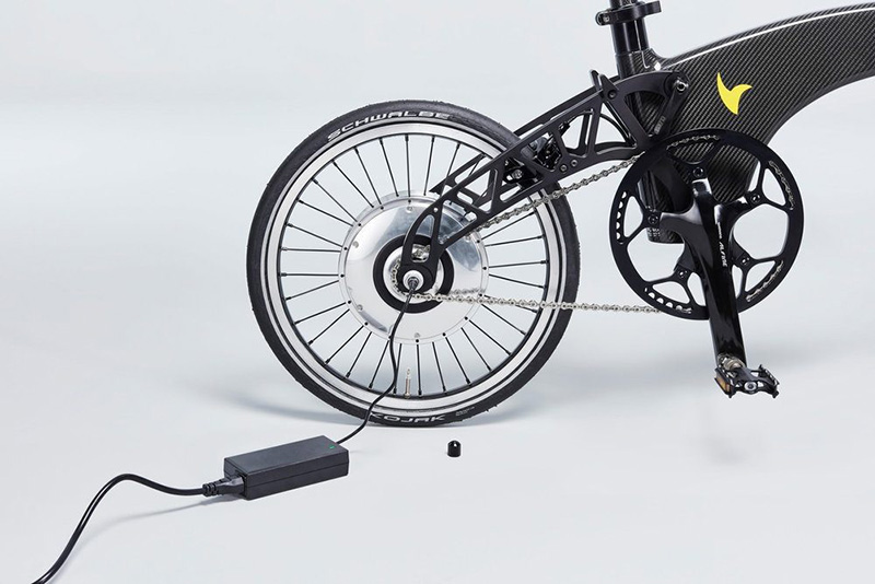 Sạc điện cho bánh sau của xe đạp điện Hummingbird