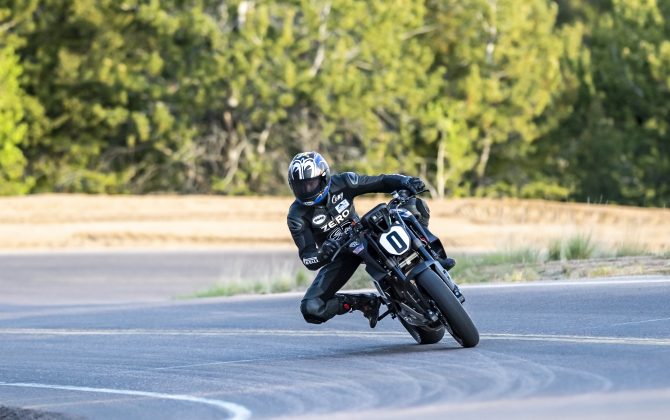 Zero SR/F tại Pike's Peak Hill Climb