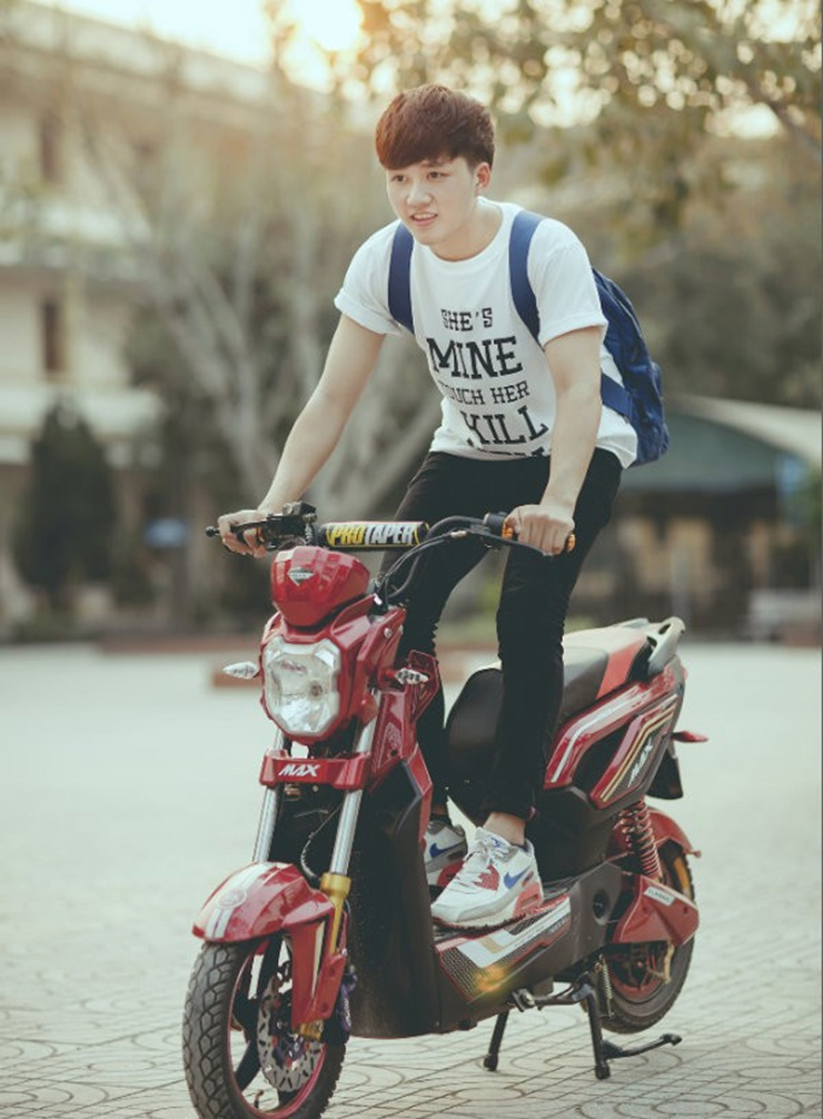 Người mẫu xe đạp điện 12