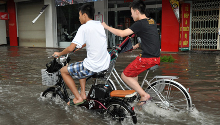 những điều chần chú ý khi sử dụng xe đạp điện dưới trời mưa