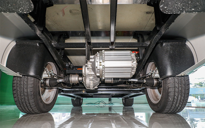 Ô tô điện chở hàng T-MV7 sử dụng động cơ mạnh mẽ đặt ở phần thân sau