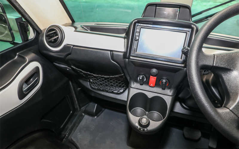 Ô tô điện chở hàng T-MV7 có màn hình điện tử hỗ trợ và hiển thị