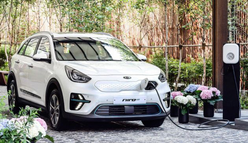 Xe được thiết kế sạc pin vô cùng đơn giản, thuận tiện Xe được thiết kế sạc pin vô cùng đơn giản, thuận tiện
