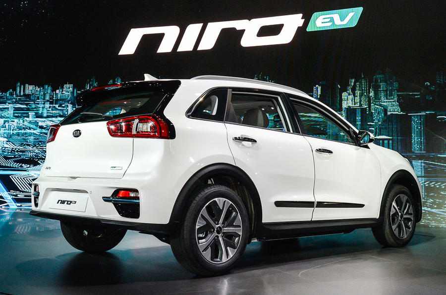 Tháng trước, Kia cho biết họ đã nhận được 5000 đơn đặt hàng cho Niro EV ở Hàn Quốc. Nó được bán ở đó cùng với các option về nhiên liệu là hydro, hybrid và plug-in hybrid. Tháng trước, Kia cho biết họ đã nhận được 5000 đơn đặt hàng cho Niro EV ở Hàn Quốc. Nó được bán ở đó cùng với các option về nhiên liệu là hydro, hybrid và plug-in hybrid.