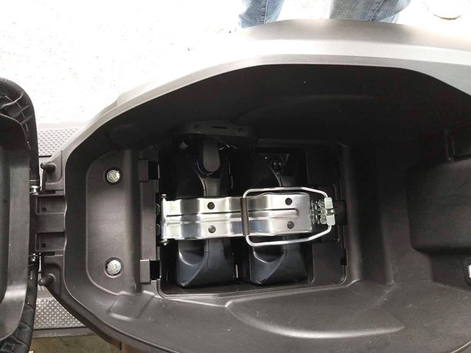 Thiết kế phần chứa pin trong hộc để đồ của Klara S đã có thay đổi so với trước (Ảnh: Facebook) Thiết kế phần chứa pin trong hộc để đồ của Klara S đã có thay đổi so với trước (Ảnh: Facebook)
