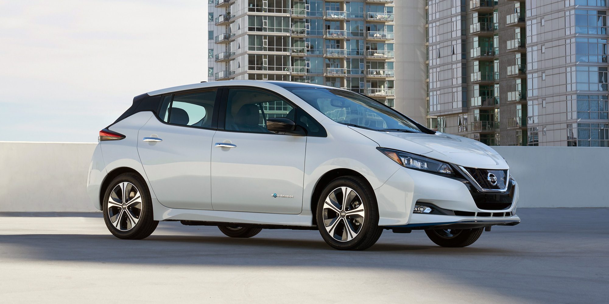 Nissan hiện coi chiếc Lá là một econobox Nissan hiện coi chiếc Lá là một econobox