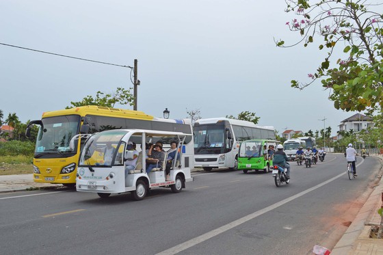 Xe điện chở khách tham quan Hội An Xe điện chở khách tham quan Hội An
