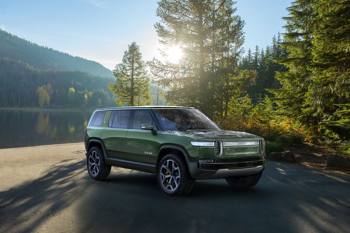 Rivian là công ty sản xuất xe điện có sự chông lưng của nhiều tập đoàn lớn Rivian là công ty sản xuất xe điện có sự chông lưng của nhiều tập đoàn lớn