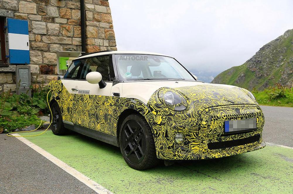 Electric có khả năng di chuyển được quãng đường 235 km cho 1 lần sạc Electric có khả năng di chuyển được quãng đường 235 km cho 1 lần sạc