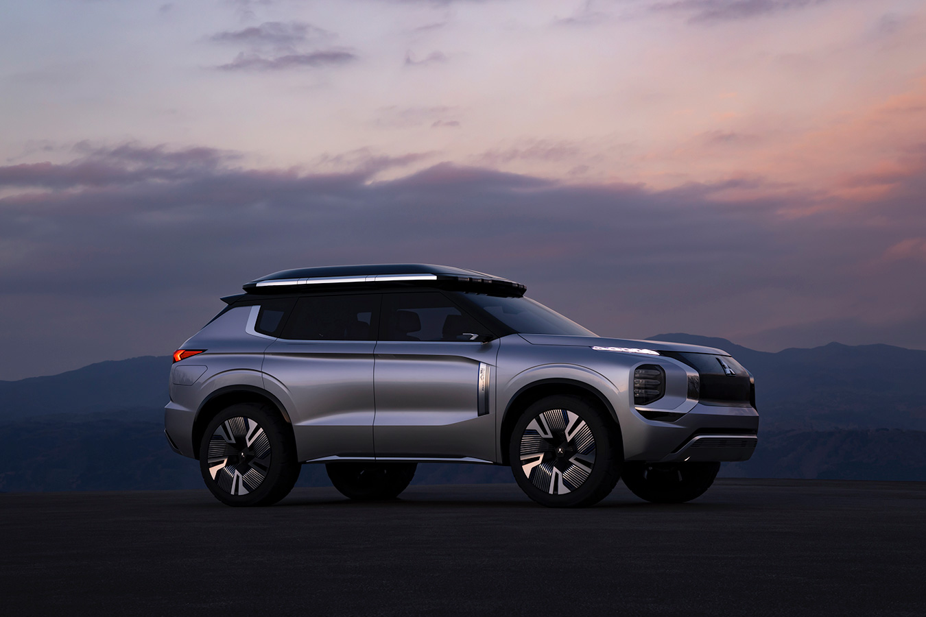 Xe điện Mitsubishi Engelberg Tourer Xe điện Mitsubishi Engelberg Tourer