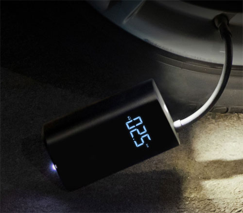 Đèn LED chiếu sáng trên bơm. Đèn LED chiếu sáng trên bơm.