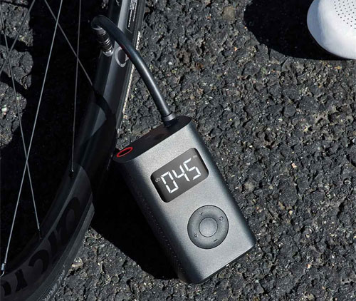 Xiaomi Bicycle Pump chỉ bằng chiếc pin dự phòng Xiaomi Bicycle Pump chỉ bằng chiếc pin dự phòng