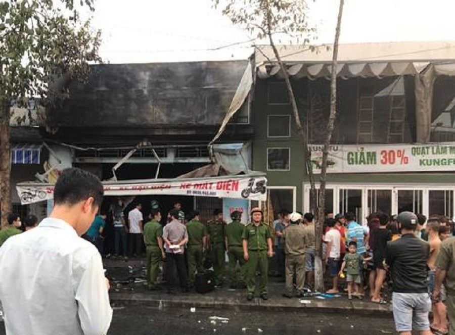 Ngôi nhà xảy ra vụ hỏa hoạn là một cửa hiệu kinh doanh xe đạp điện, xe máy điện