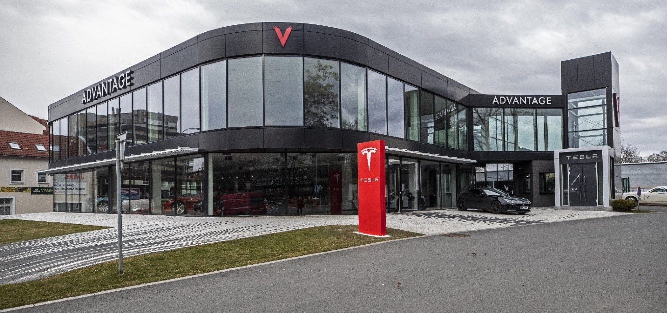 Trung tâm dịch vụ của Tesla ở Prague, Cộng hòa Séc Trung tâm dịch vụ của Tesla ở Prague, Cộng hòa Séc