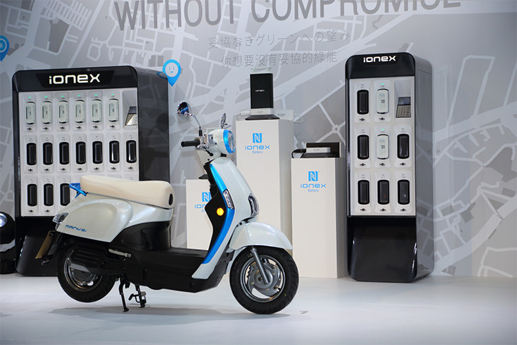 Dự kiến việc đổi pin xe điện nhanh hơn đổ xăng cho xe máy