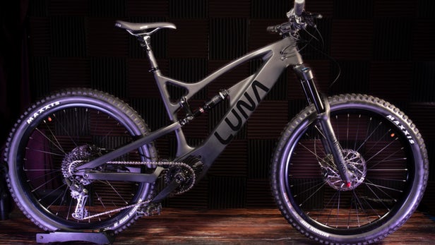 X-1 Enduro có khung carbon, ổ giữa 2.000 watt