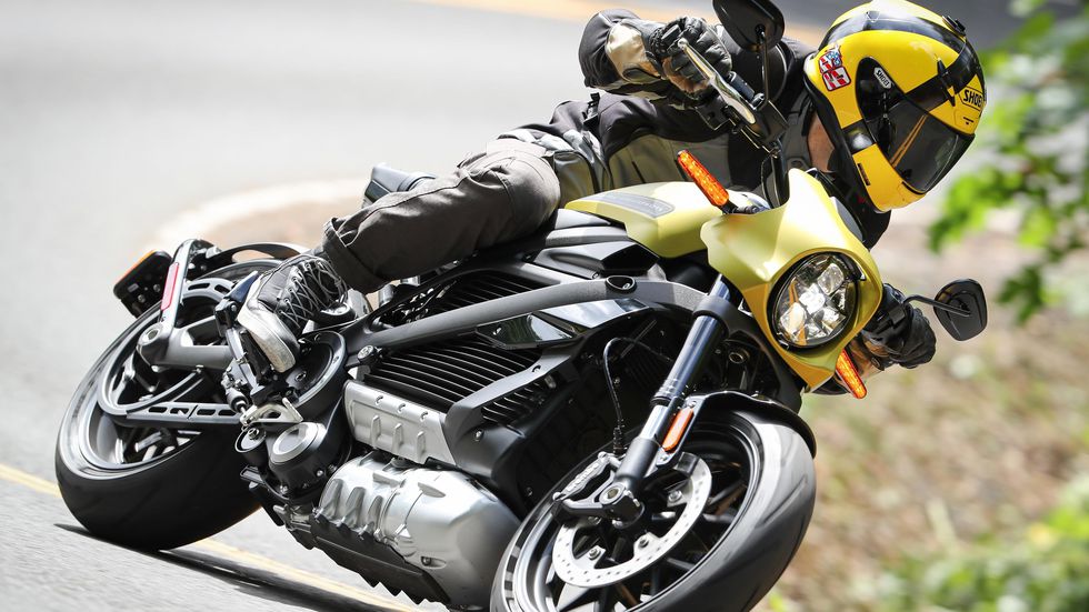 Harley-Davidson LiveWire là một chiếc xe đạp trông đặc biệt Harley-Davidson LiveWire là một chiếc xe đạp trông đặc biệt