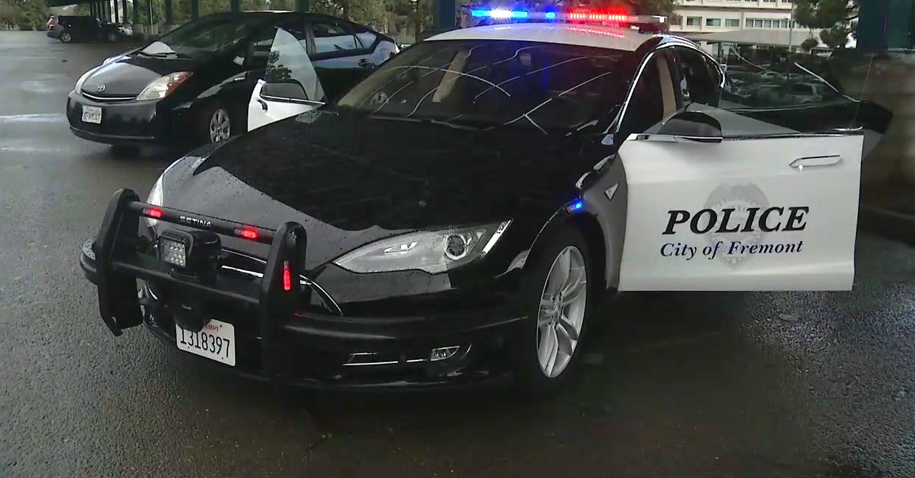 Xe điện Tesla biến thành xe tuần tra của Cảnh sát đã không còn xa lạ Xe điện Tesla biến thành xe tuần tra của Cảnh sát đã không còn xa lạ