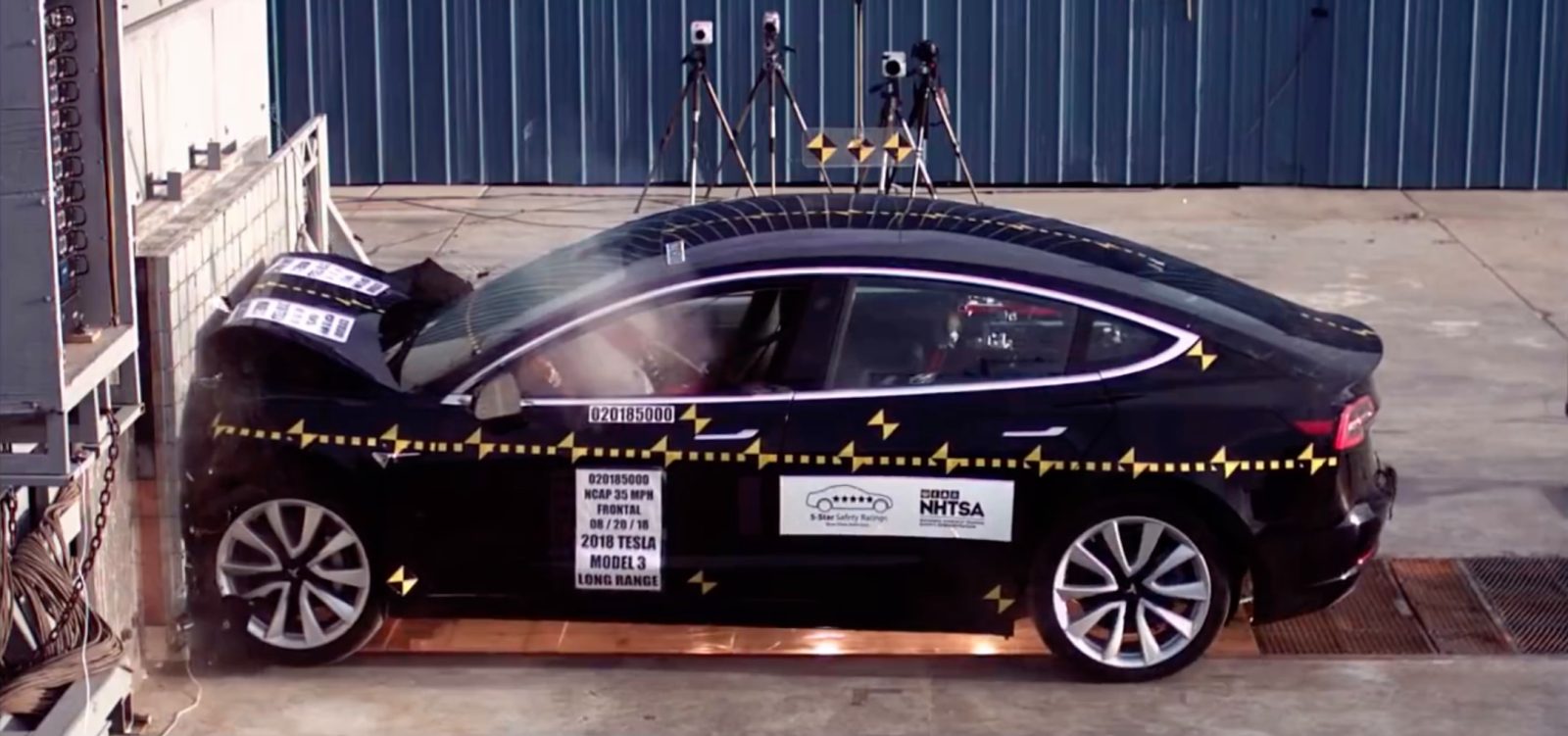 Tesla Model 3 đạt 94 trên 100 về hỗ trợ an toàn