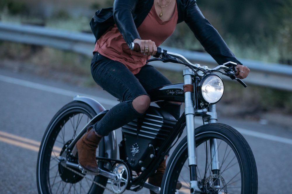 Roadster 2020 mới mang ngôn ngữ riêng