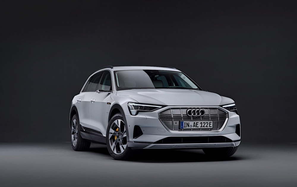 Audi e-tron phiên bản giá mềm mới được công bố Audi e-tron phiên bản giá mềm mới được công bố
