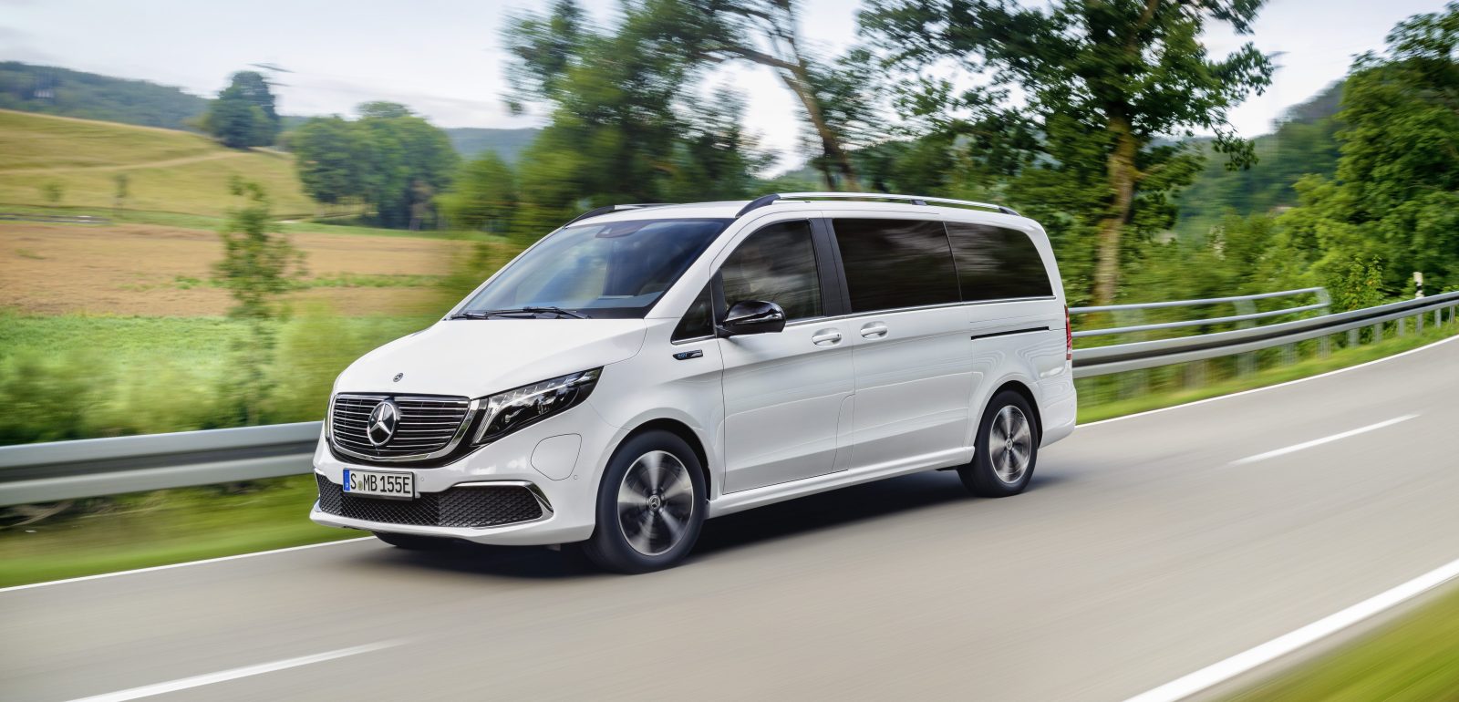 EQV có tốc độ cho phép đạt 160km/giờ EQV có tốc độ cho phép đạt 160km/giờ