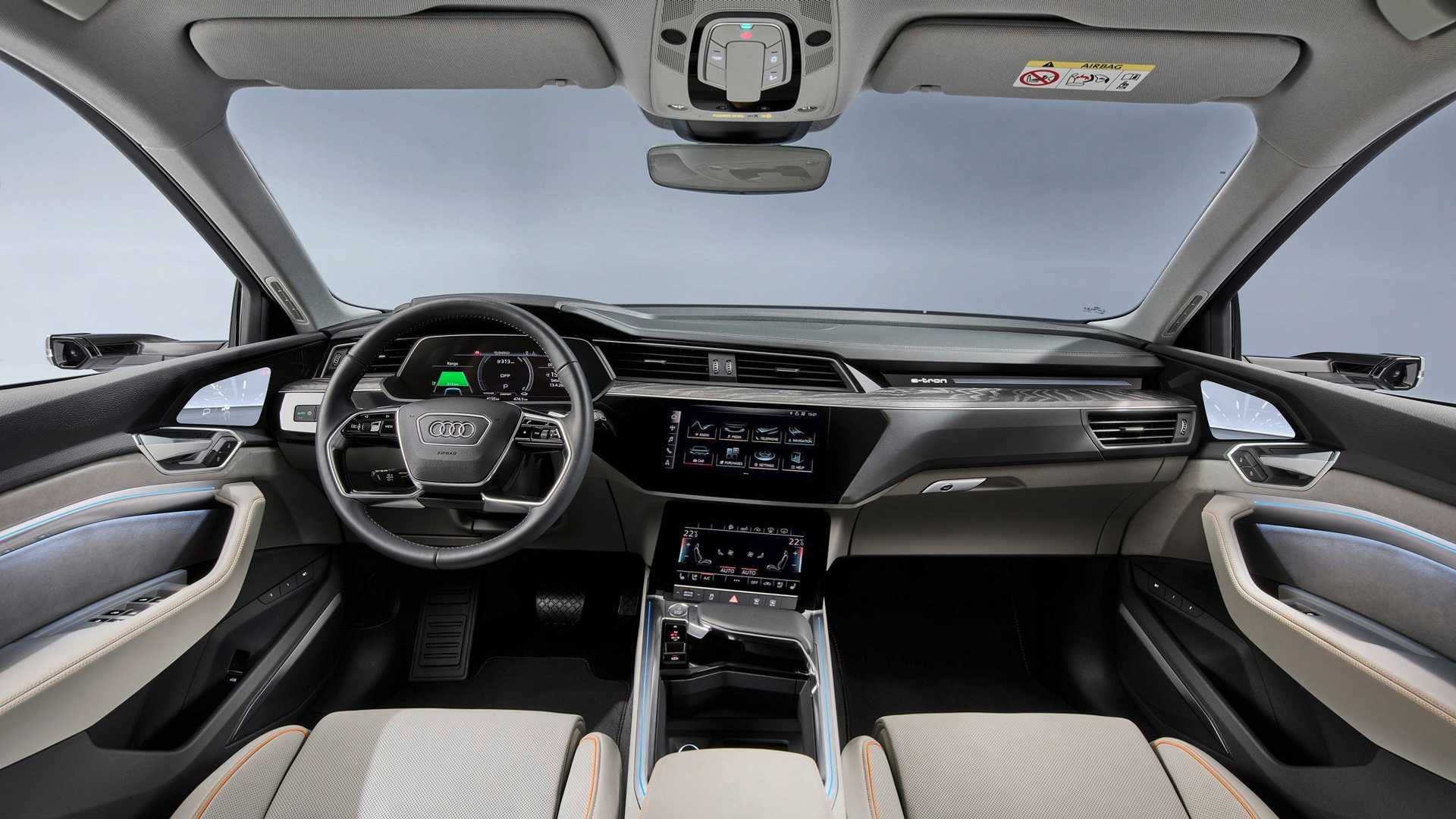 Nội thất là ưu điểm của e-Tron 50 Quattro Nội thất là ưu điểm của e-Tron 50 Quattro