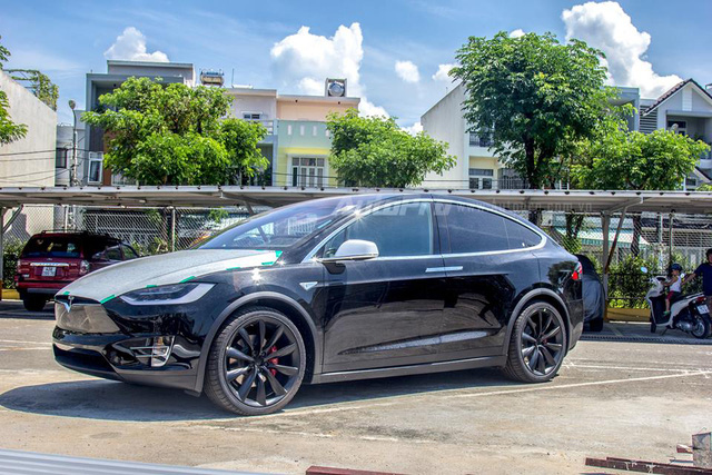 Những mẫu xe điện Tesla có giá khá đắt đỏ so với mặt bằng chung Những mẫu xe điện Tesla có giá khá đắt đỏ so với mặt bằng chung